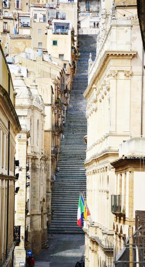 فندق I Colori Della Sicilia كالتاجيروني المظهر الخارجي الصورة